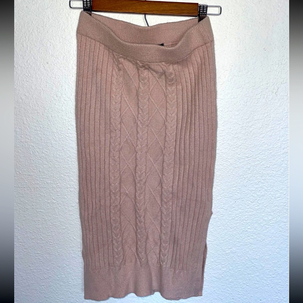 Women’s Knit Skirt